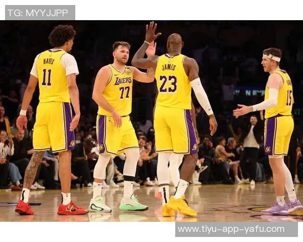 湖人揭幕战首发阵容初步确定东契奇身边的辅佐者成关键因素 湖人揭幕战首发阵容初步确定东契奇身边的辅佐者成关键因素