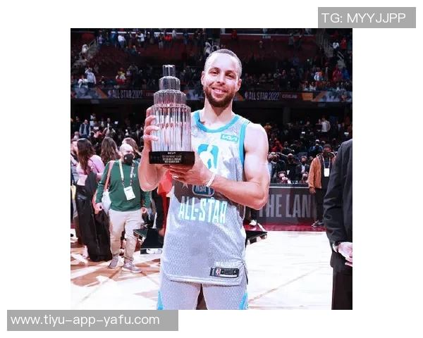 库里积极联系各方寻求好鞋期待一场穿三双不同鞋的精彩比赛