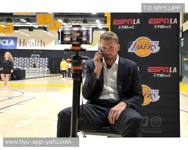 杨毅点评东契奇加盟湖人对詹姆斯地位的影响与老将发言权问题