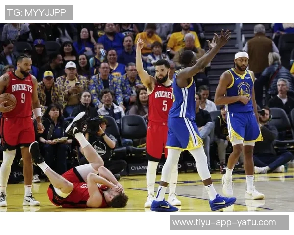 科尔赞追梦防守能力出众助力球队阻止约基奇绝杀球 科尔赞追梦防守能力出众助力球队阻止约基奇绝杀球